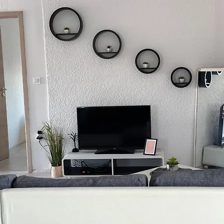 Apartament Peloza 1 *