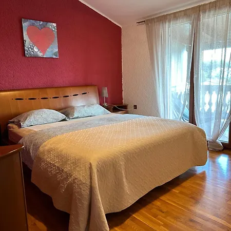 Apartament Peloza 1 *